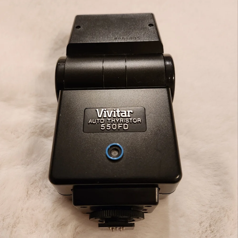 Vivitar Auto Thyristor 550FD Shoe Mount Camera Flash Untested
